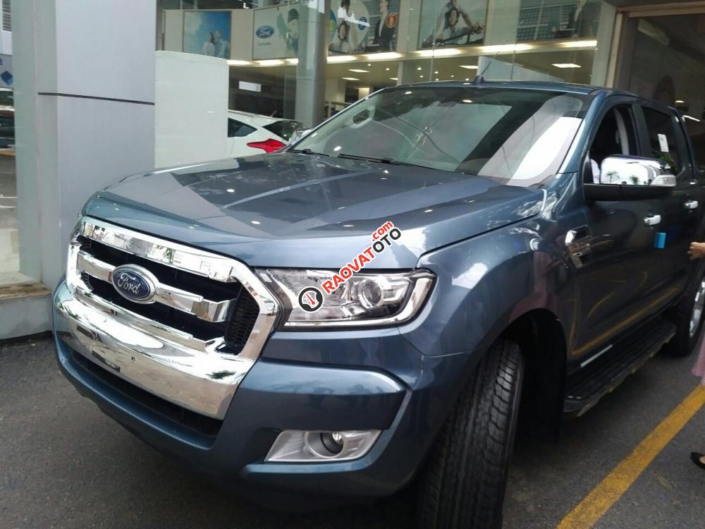 Bán Ford Ranger XLT 4x4 MT full option 2017, đủ màu giao ngay, hỗ trợ trả góp, LH 0974286009-1