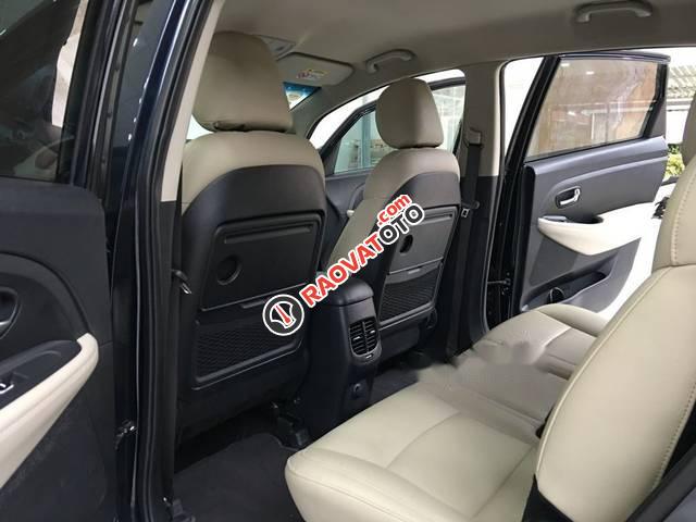 Bán Kia Rondo 7 chỗ, số sàn, màu xanh đen, nội thất kem, form mới mâm xoắn, sản xuất tháng 10/2017-4