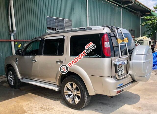 Cần bán Ford Everest 4x2 AT 2009, màu bạc-4