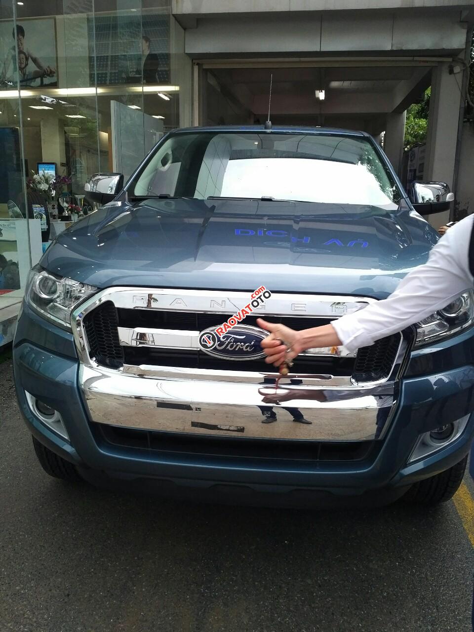 Bán Ford Ranger XLT 4x4 MT full option 2017, đủ màu giao ngay, hỗ trợ trả góp, LH 0974286009-0