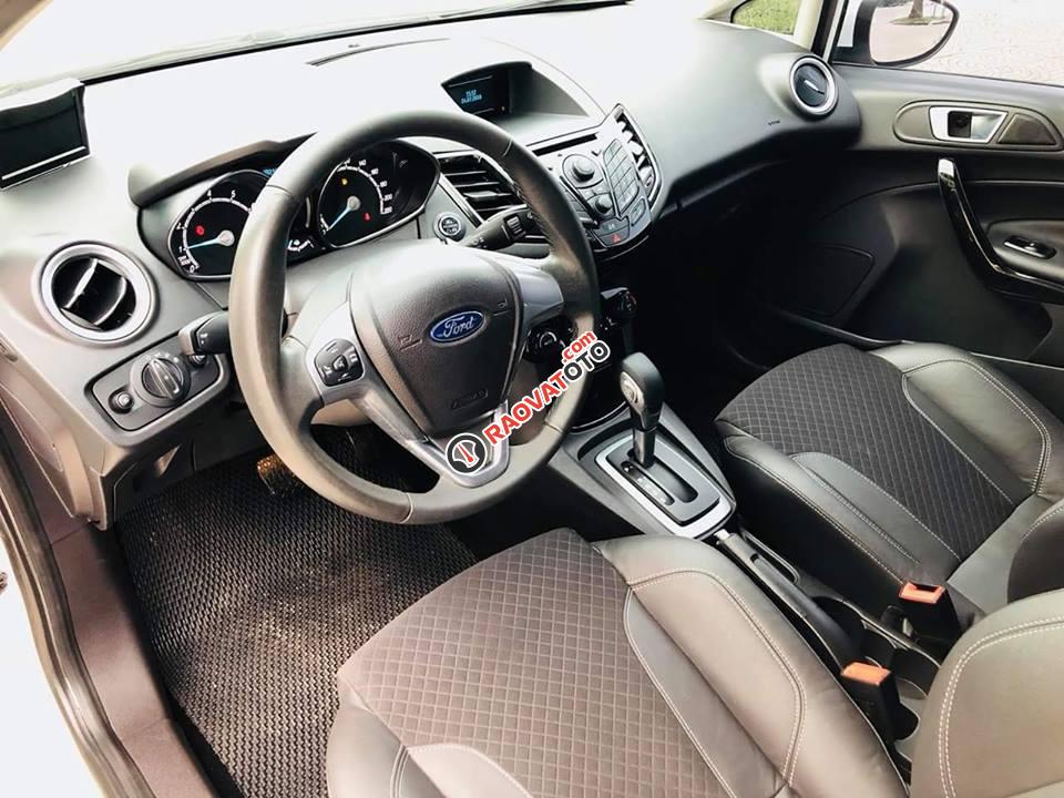 Bán xe Ford Fiesta 2016 1.0AT Ecoboost màu trắng, xe đời mới phom cực đẹp-2