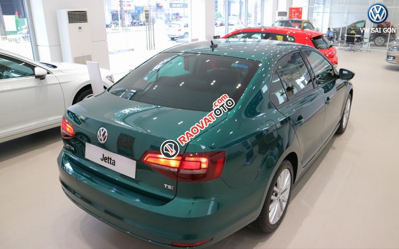 Volkswagen Jetta xanh lục độc lạ nhất Việt Nam giao ngay cùng chương trình giảm giá hấp dẫn, hotline 0938017717-11