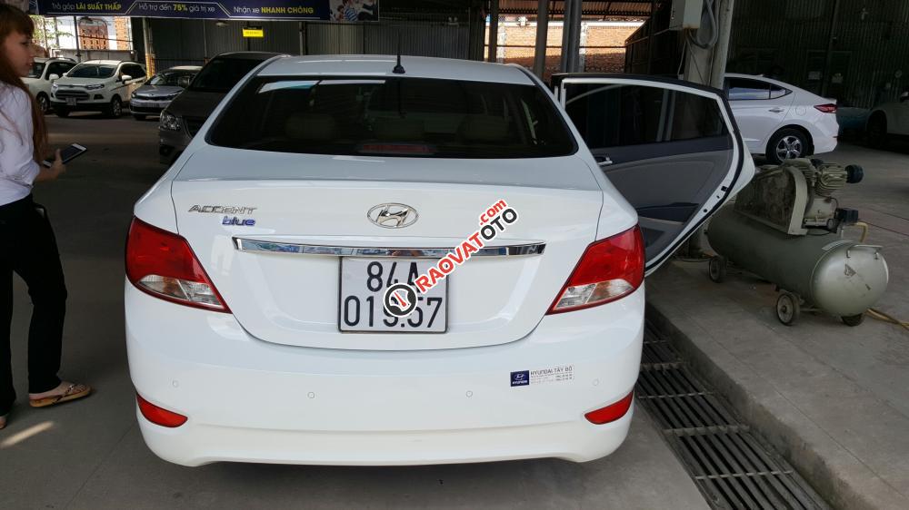 Bán Hyundai Accent 1.4MT màu trắng, số sàn, nhập Hàn Quốc 2015, lăn bánh 48000km còn rất mới-8