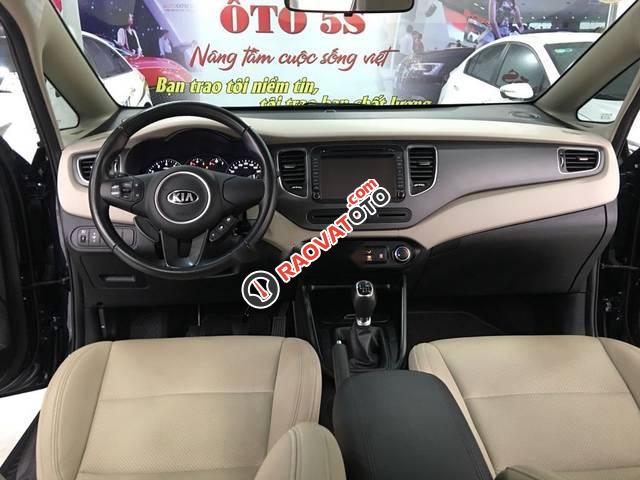 Bán Kia Rondo 7 chỗ, số sàn, màu xanh đen, nội thất kem, form mới mâm xoắn, sản xuất tháng 10/2017-3