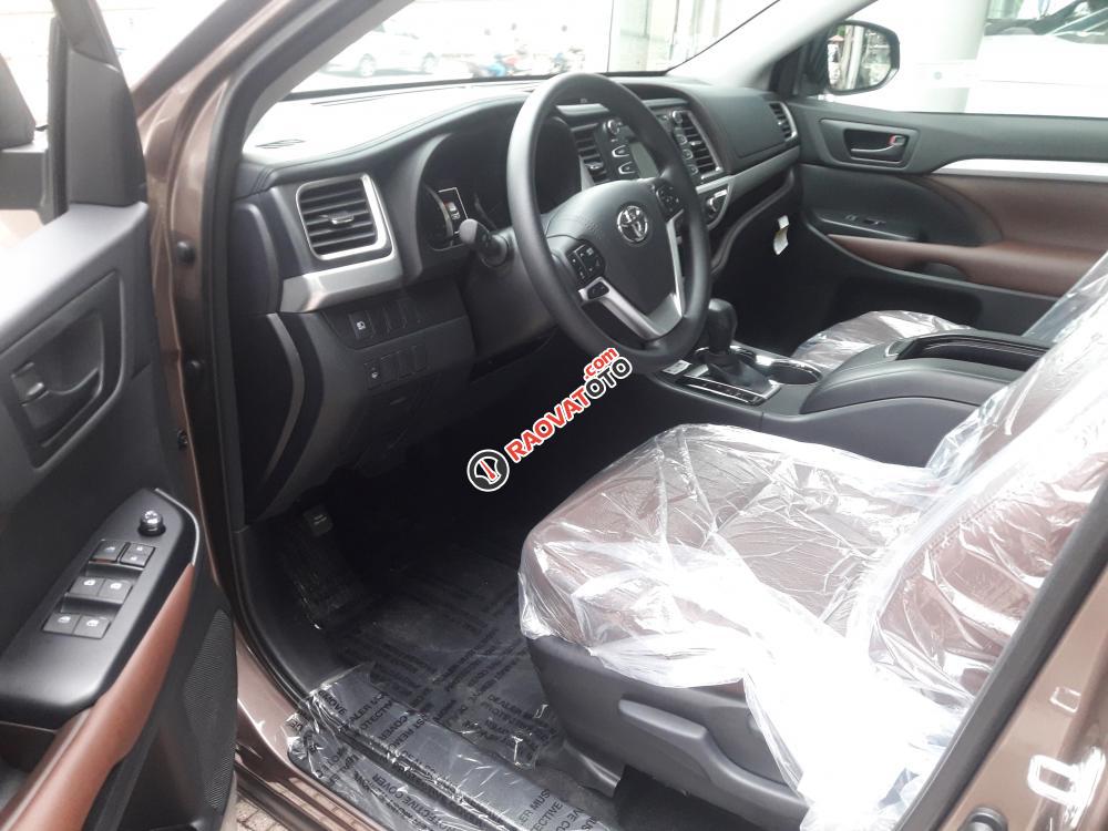Bán Toyota Highlander đời 2017, màu nâu, nhập khẩu-9