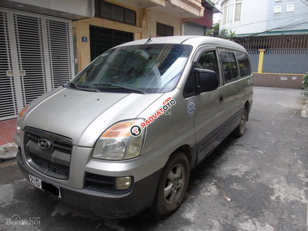 Cần bán Hyundai Starex GRX sản xuất năm 2004, màu bạc, xe nhập, giá chỉ 190 triệu-0