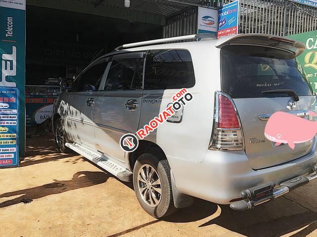 Bán ô tô Toyota Innova J sản xuất 2009, màu bạc còn mới-3
