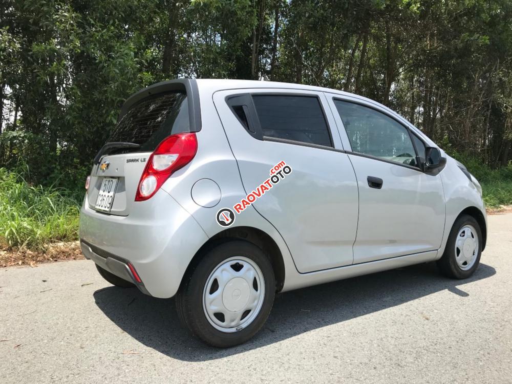 Bán Chevrolet Spark đời 2016, màu bạc-2