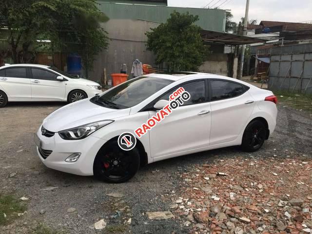 Bán ô tô Hyundai Elantra AT sản xuất 2014, màu trắng ít sử dụng -4