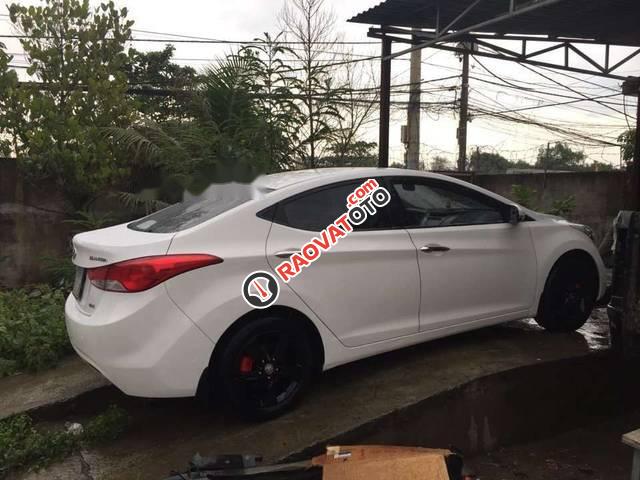Bán ô tô Hyundai Elantra AT sản xuất 2014, màu trắng ít sử dụng -1