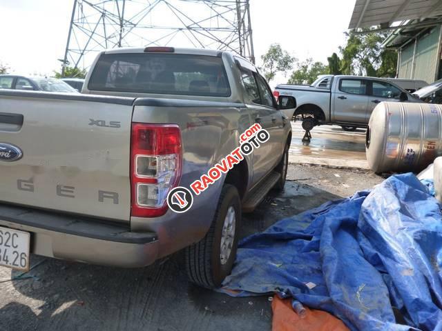 Bán xe Ford Ranger XLS 2.2L sản xuất năm 2016 giá cạnh tranh-3