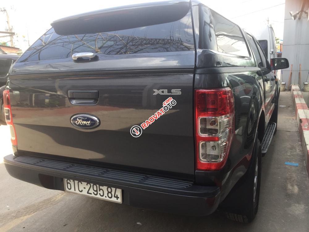 Cần bán Ford Ranger XLS 4x2MT năm sản xuất 2017-4