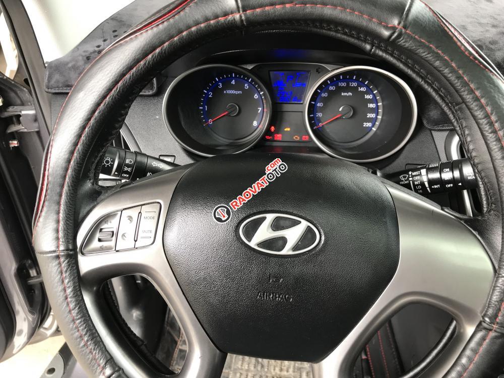 Bán Hyundai Tucson 4WD màu xám chuột nhập Hàn Quốc 2010 số tự động gốc Sài Gòn-1