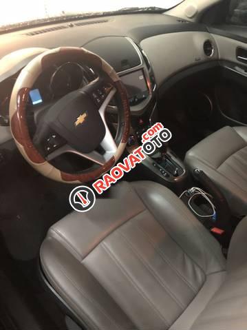 Bán xe Chevrolet Cruze LTZ 1.8 đời 2016, màu đen xe gia đình-1