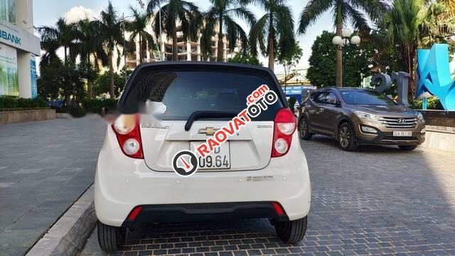 Cần bán gấp Chevrolet Spark Duo đời 2017, màu trắng-1