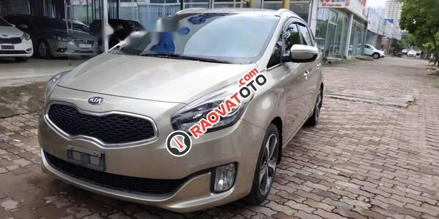 Cần bán Kia Rondo AT sản xuất năm 2015, màu vàng, 620tr-0