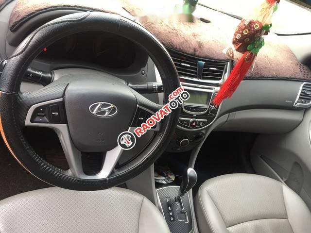 Bán Hyundai Accent AT năm sản xuất 2012, màu trắng, xe nhập-1