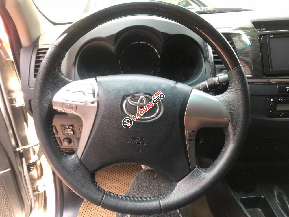 Bán Toyota Fortuner 2.7V 4x4 AT 2014, màu bạc  -1