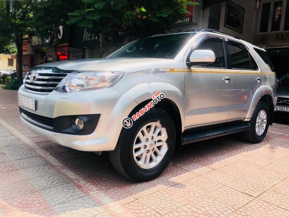 Bán Toyota Fortuner 2.7V 4x4 AT 2014, màu bạc  -8
