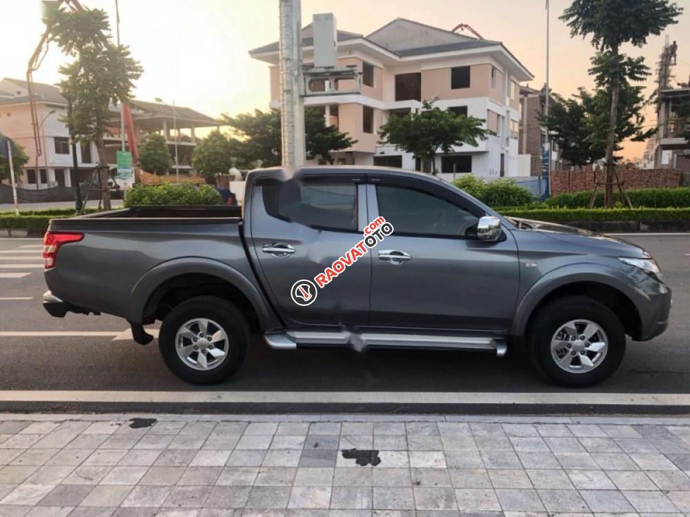 Bán ô tô Mitsubishi Triton AT năm 2017, màu xám, nhập khẩu như mới-5