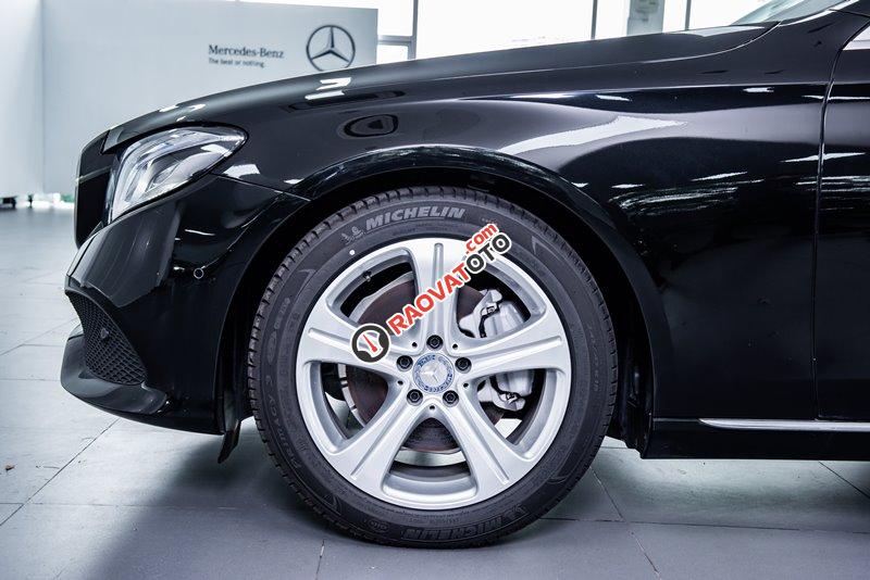 Bán xe Mercedes E250 đời 2016, màu đen, chính hãng-1