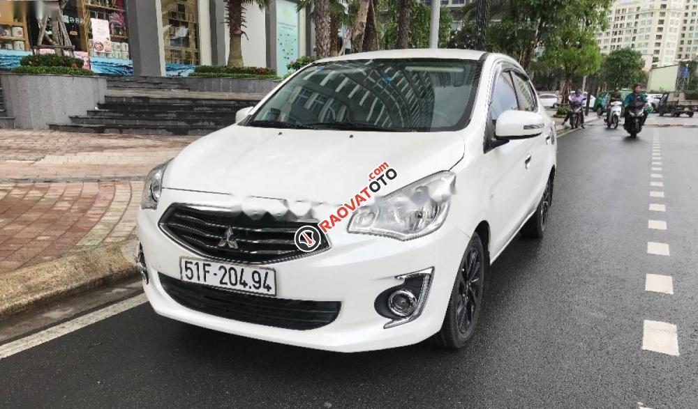 Bán Mitsubishi Attrage CVT sản xuất 2015, màu trắng, nhập khẩu-0