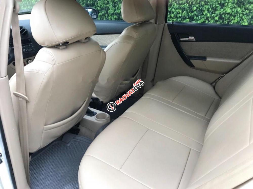 Cần bán Chevrolet Aveo LTZ đời 2014, màu trắng, giá chỉ 328 triệu-3