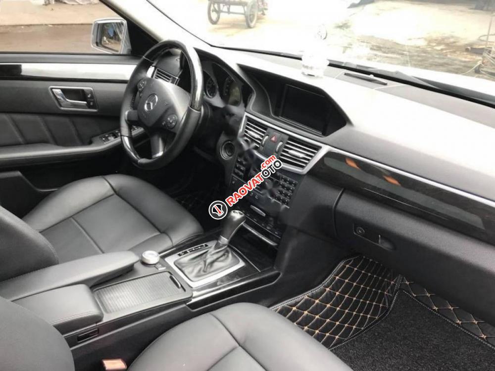 Bán xe Mercedes E250 CGI năm 2011, màu bạc, xe nhập-5