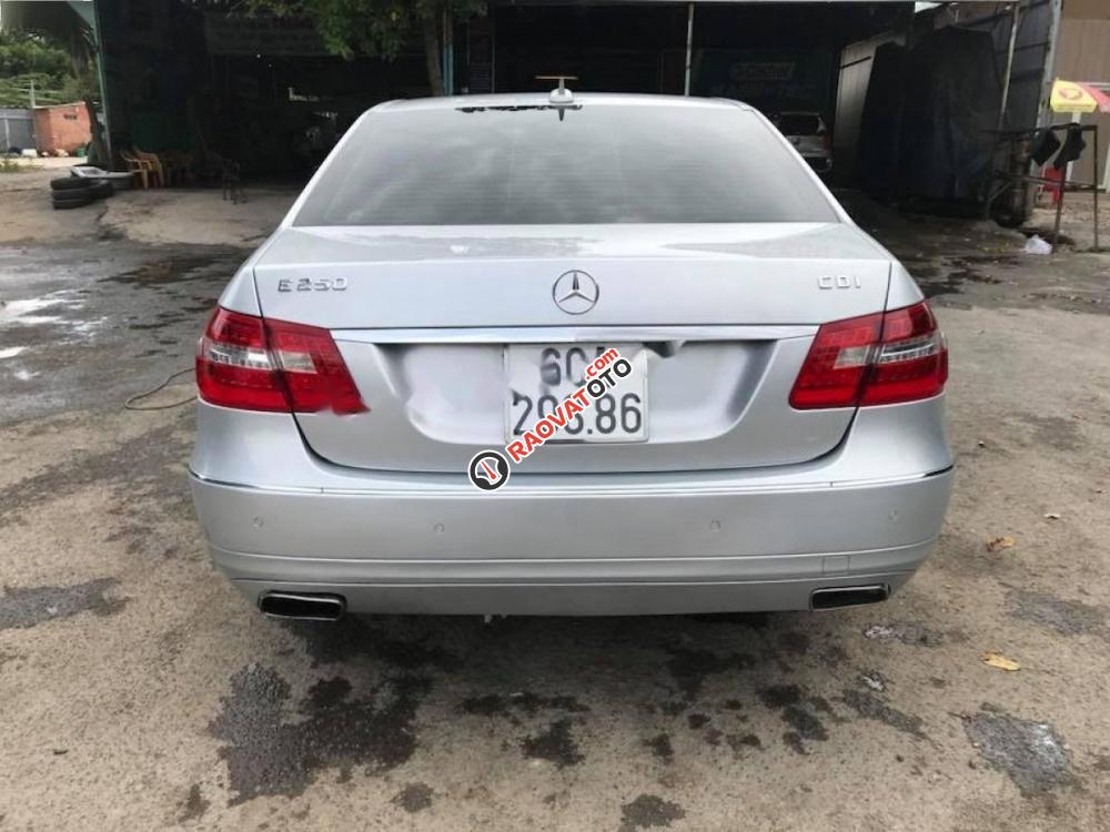 Bán xe Mercedes E250 CGI năm 2011, màu bạc, xe nhập-1