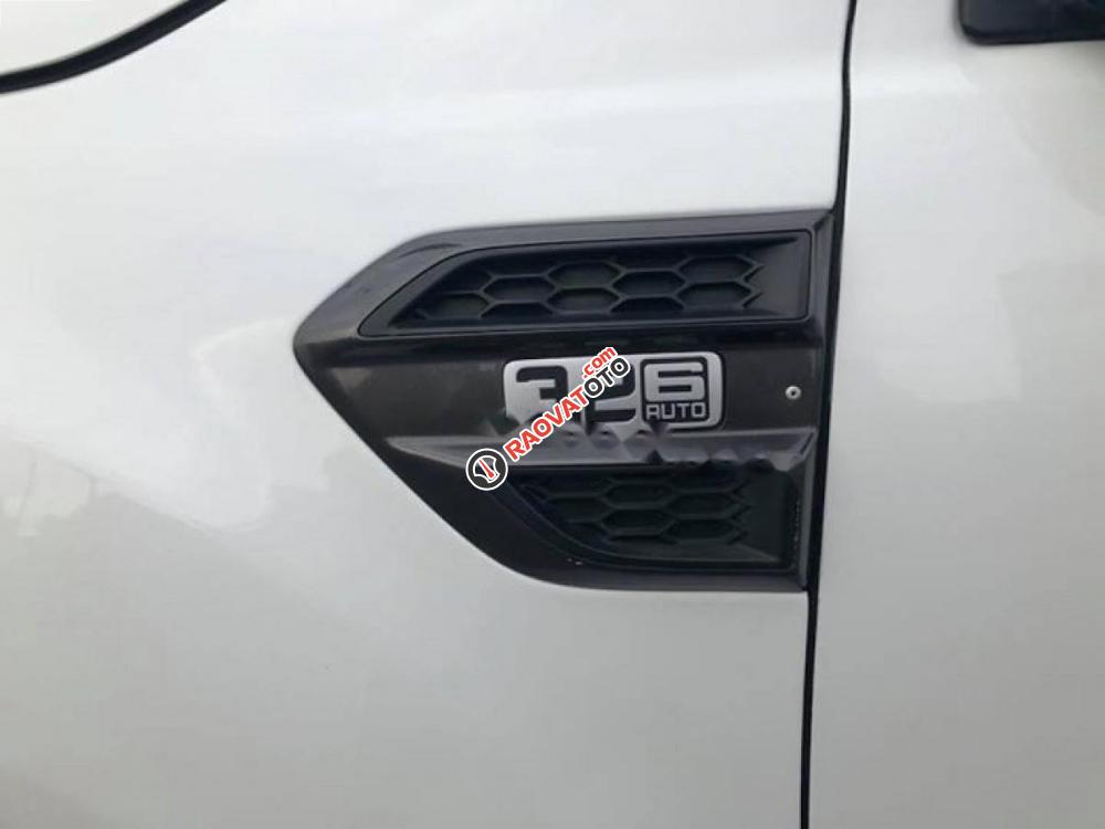 Xe Ford Ranger Wildtrack đời 2016, màu trắng, xe nhập
-2