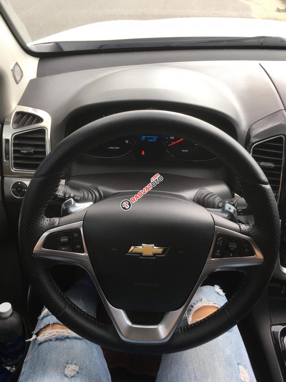 Cần bán gấp Chevrolet Captiva Revv 2.4 2017, màu trắng, giá chỉ 780 triệu-6