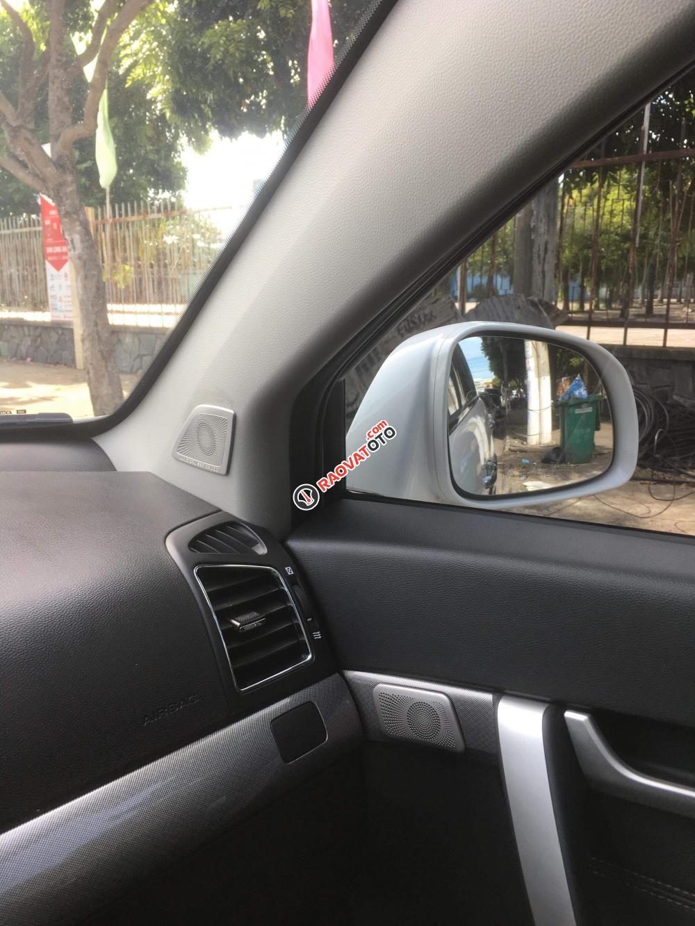 Cần bán gấp Chevrolet Captiva Revv 2.4 2017, màu trắng, giá chỉ 780 triệu-8