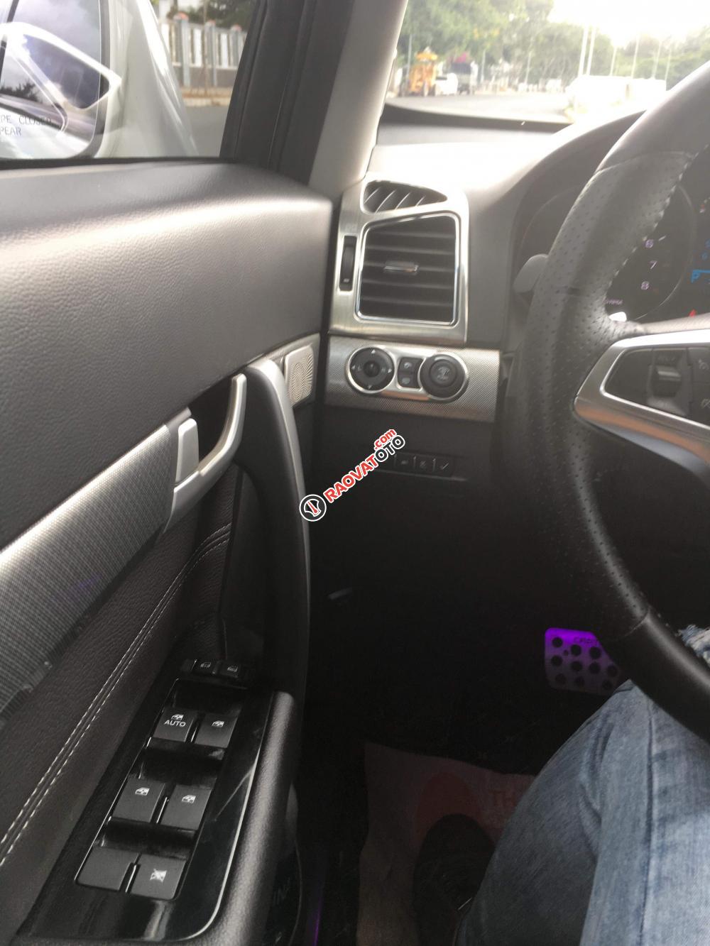 Cần bán gấp Chevrolet Captiva Revv 2.4 2017, màu trắng, giá chỉ 780 triệu-5