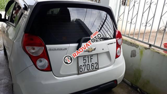 Cần bán Chevrolet Spark 1.0 LS sản xuất năm 2016, màu trắng số sàn giá cạnh tranh-1