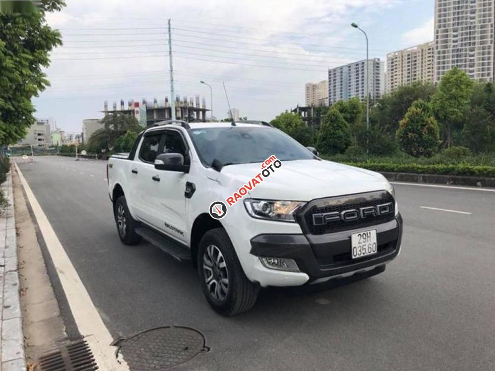 Xe Ford Ranger Wildtrack đời 2016, màu trắng, xe nhập
-1