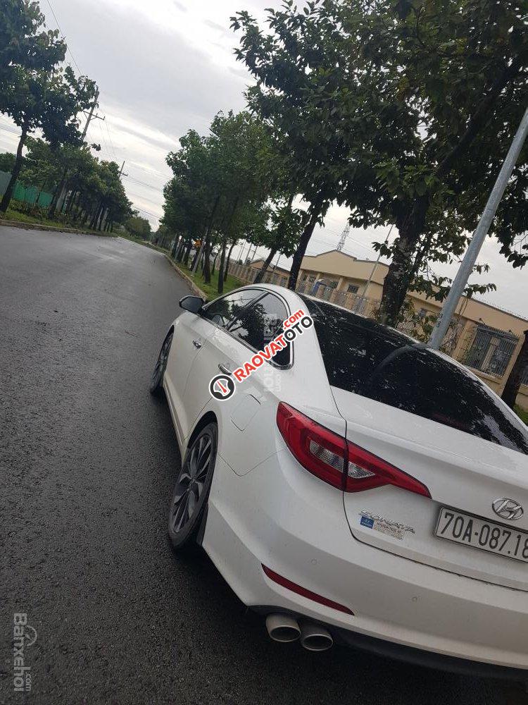 Bán xe Hyundai Sonata 2.0 sản xuất 2015, màu trắng, xe nhập, pô thể thao, cảm biến áp suất lốp-4