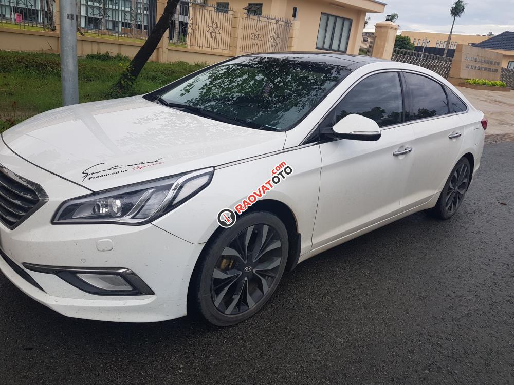 Bán xe Hyundai Sonata 2.0 sản xuất 2015, màu trắng, xe nhập, pô thể thao, cảm biến áp suất lốp-1