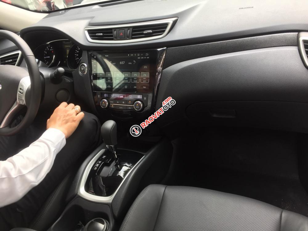 Bán Nissan Xtrail ưu đãi 45 triệu tiền mặt và phụ kiện, giao xe trong tháng 9-4