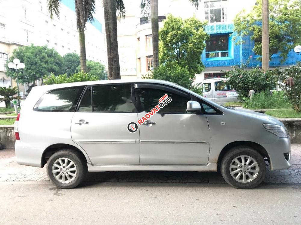 Bán Innova G 2.0MT, xe cực chất, sản xuất 2013, tên tư nhân chính chủ, biển HN, màu bạc-1