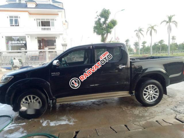 Cần bán gấp Toyota Hilux MT năm sản xuất 2012 -2