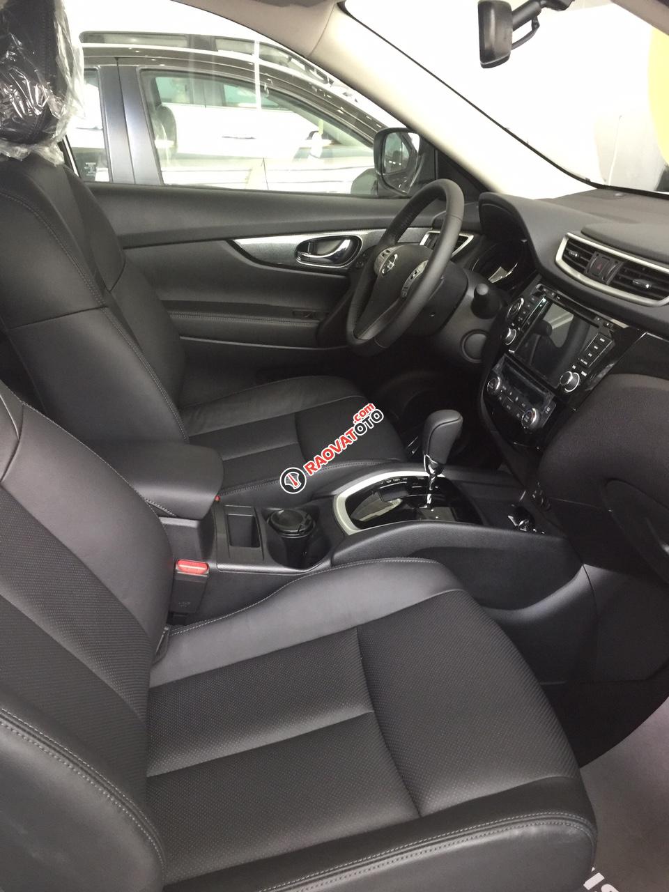 Bán Nissan Xtrail ưu đãi 45 triệu tiền mặt và phụ kiện, giao xe trong tháng 9-3