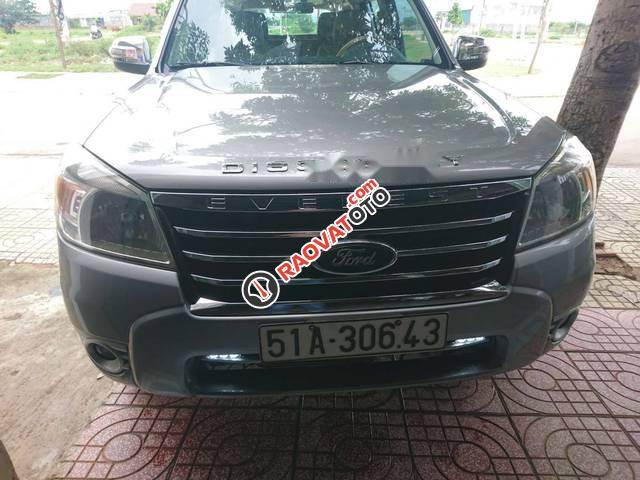 Cần bán Ford Everest MT năm sản xuất 2012, xe gia đình cực chất ít đi-3