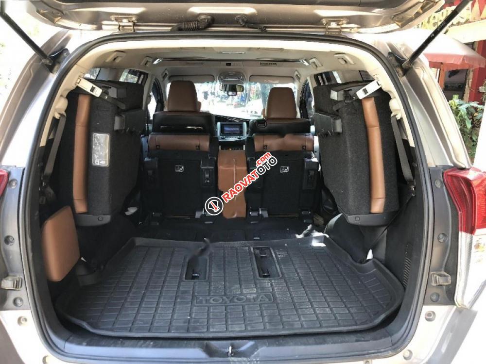 Bán Toyota Innova V sản xuất 12/2016, tên chính chủ-4