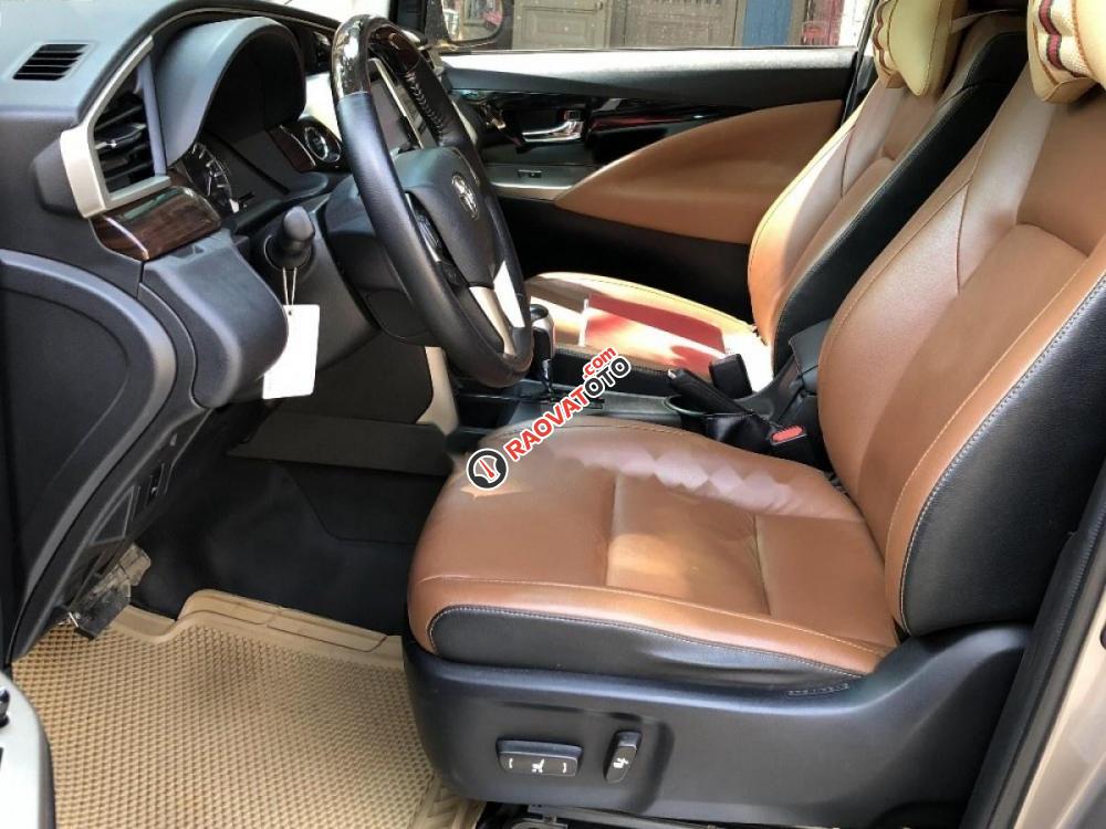 Bán Toyota Innova V sản xuất 12/2016, tên chính chủ-2