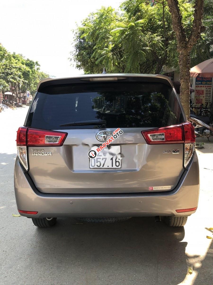 Bán Toyota Innova V sản xuất 12/2016, tên chính chủ-1