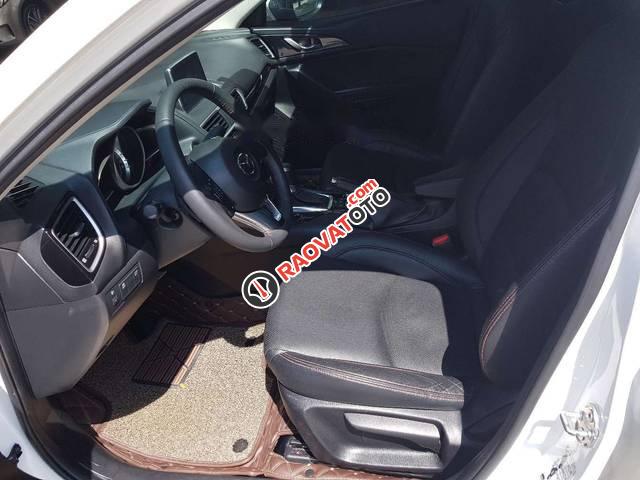 Cần bán lại xe Mazda 3 1.5SD đời 2016, màu trắng-0