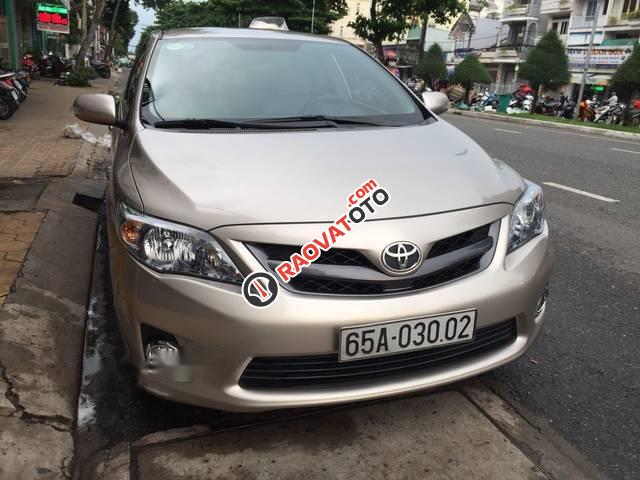 Bán xe Toyota Corolla altis 2.0V đời 2013, màu vàng như mới-4