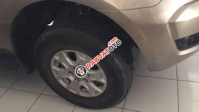 Bán Ford Ranger XLS 4x2 MT sản xuất năm 2015, màu vàng số sàn-4