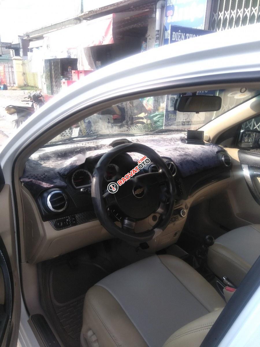 Bán xe Chevrolet Aveo MT năm sản xuất 2015, màu trắng -7