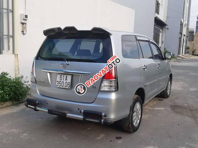 Cần bán Toyota Innova G 2.0 MT 2010, màu bạc  -1